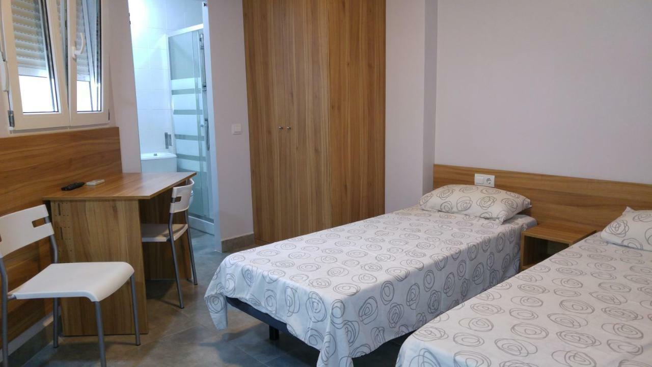 Hostal Usera Madrid Room photo