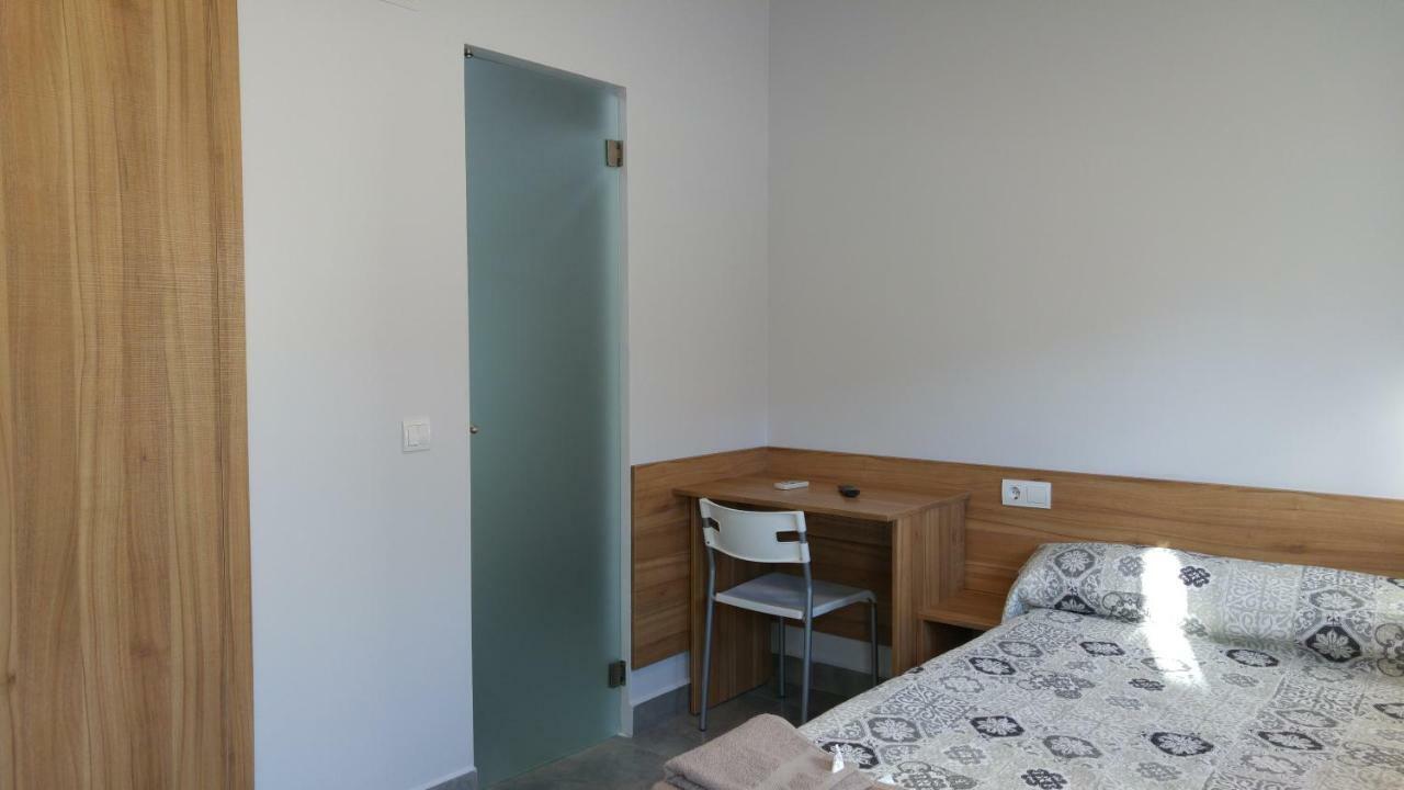 Hostal Usera Madrid Room photo